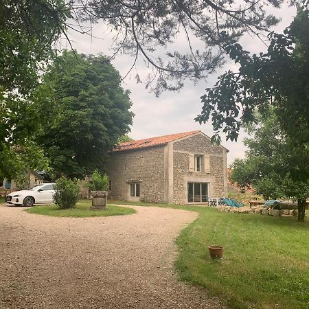 Maison Papillon Gite De Ressourcement Lusignan-Petit Exterior foto